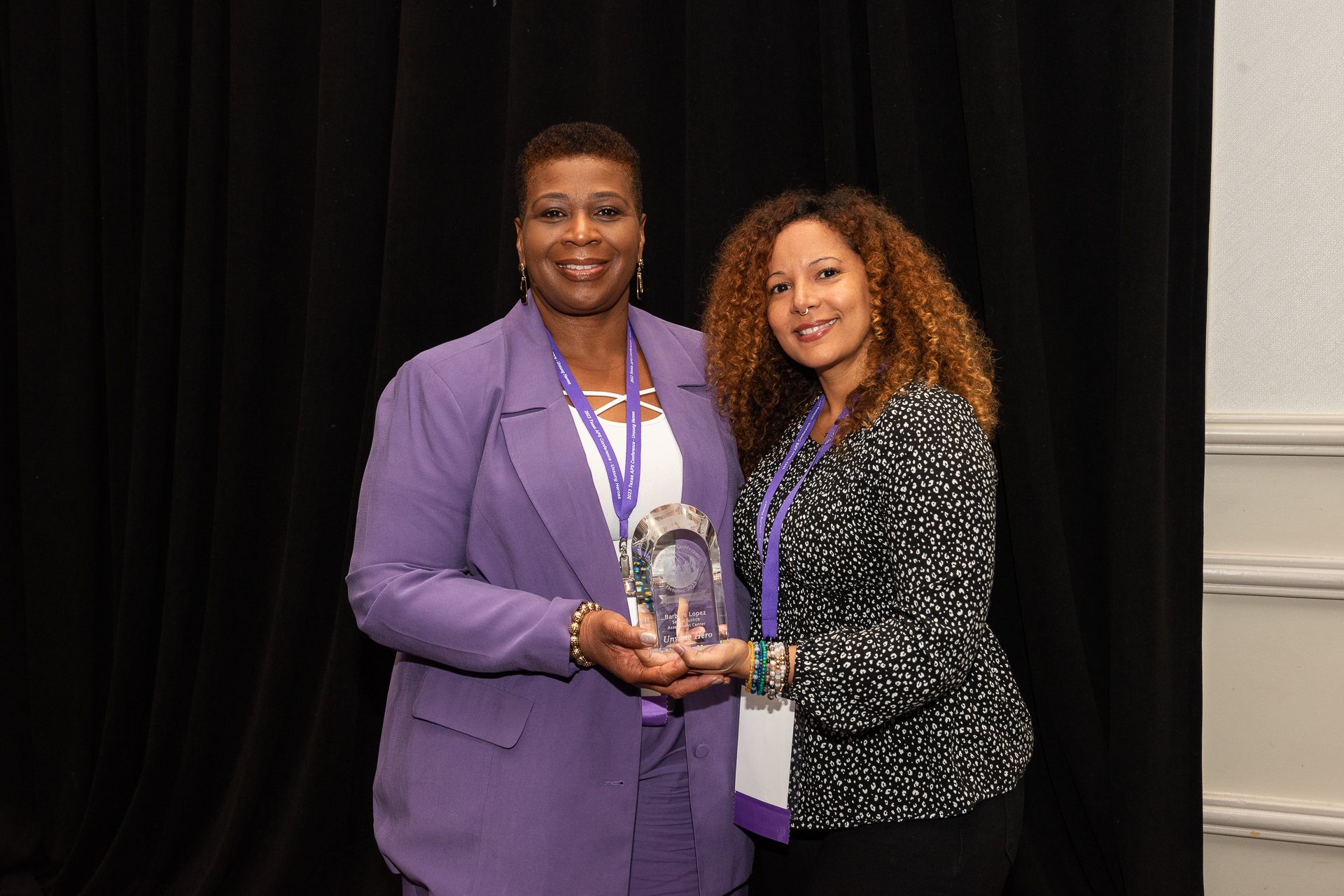 Christina Rector, Texas APS Houston District Director (left) and 2023 Unsung Hero Awardee Barbara Lopez, Senior Justice Assessment Center, Houston (right).